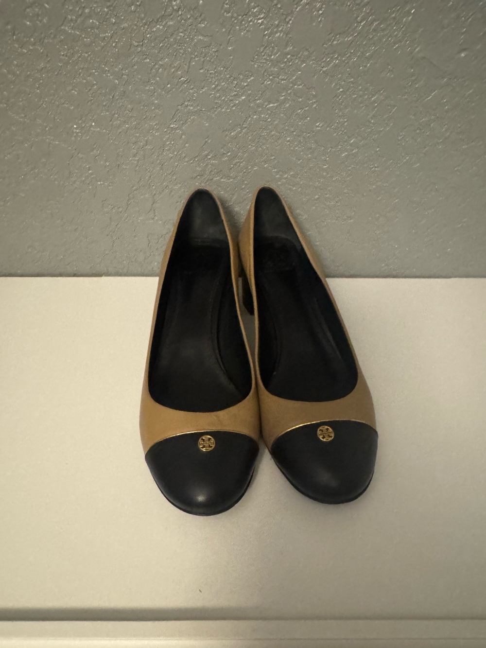 Tory Burch 9.5 cap Toe Pumps